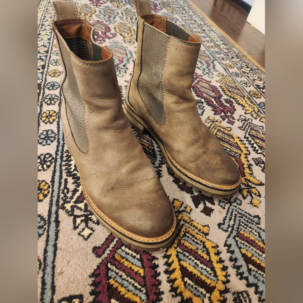Timberland Suede Boots Size 9